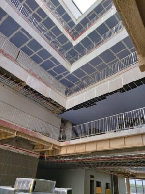 Trần chịu nước ban công bán ngoài trời