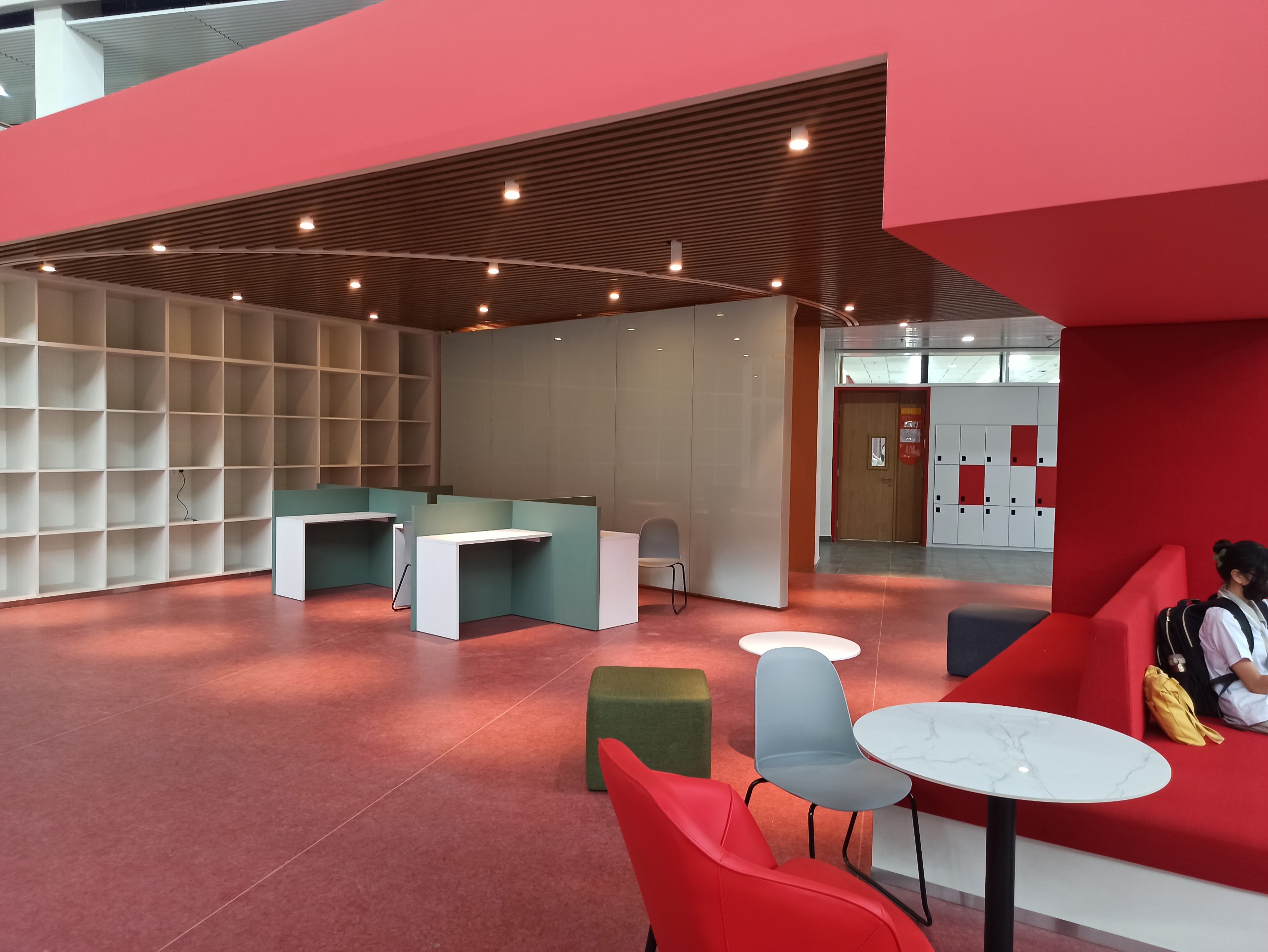 5dd1421e8fd74b8912c6